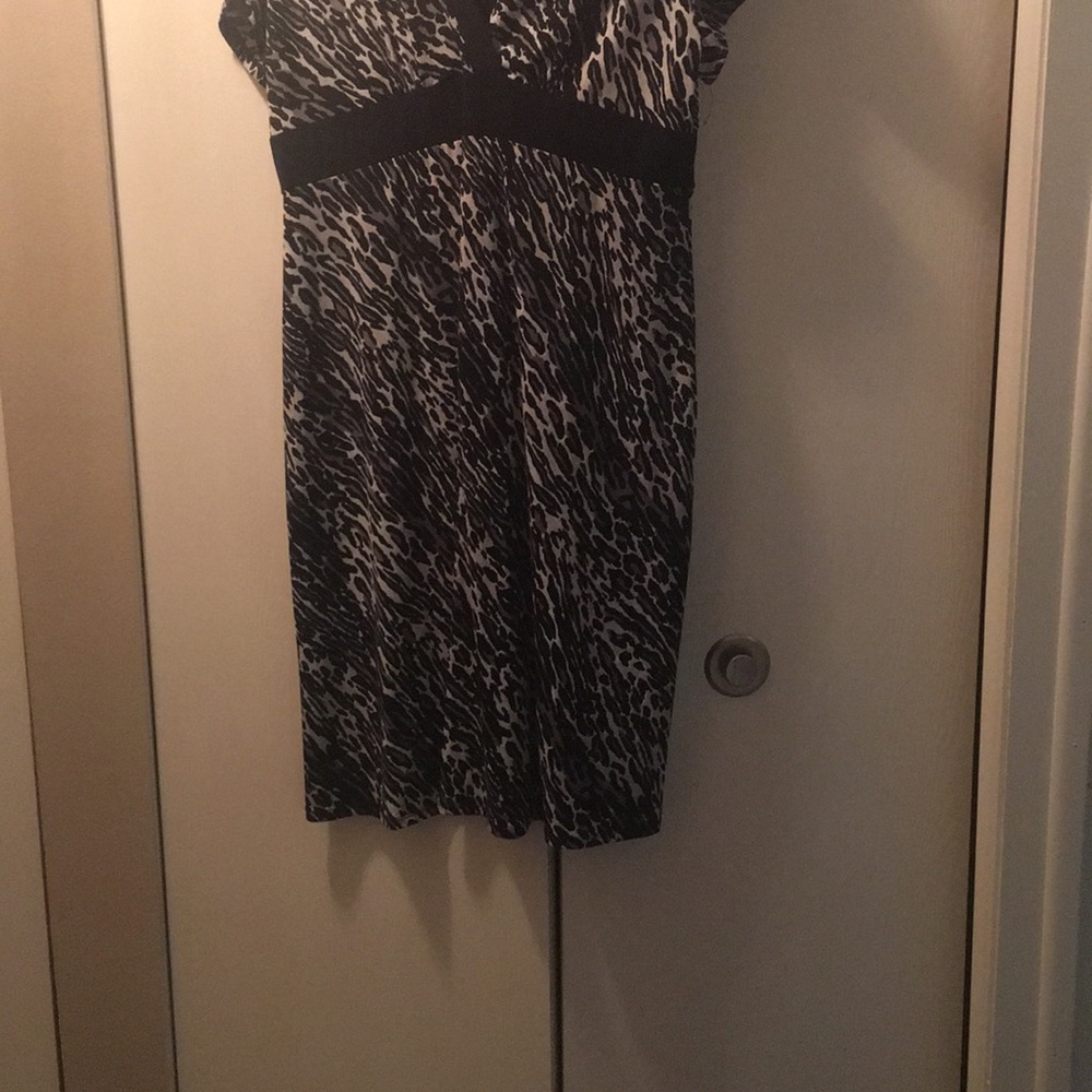 Dress - Picture 2 of 3